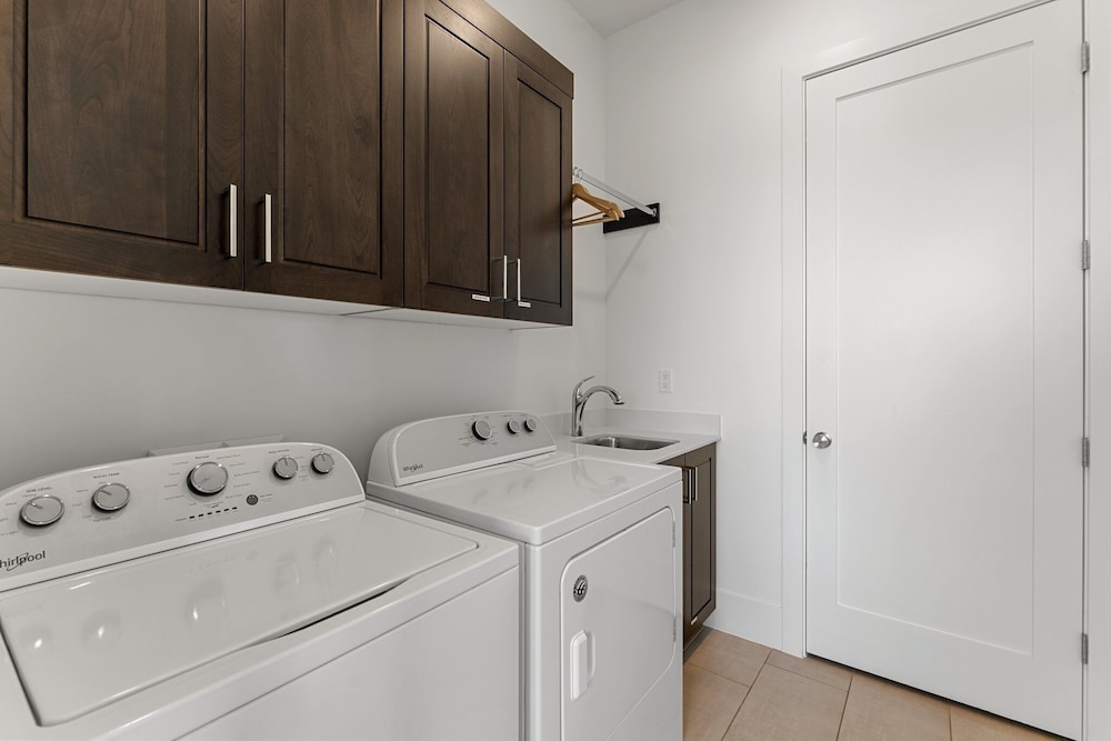 Villa #20 At Bloomington Country Club 3 Bedroom Condo