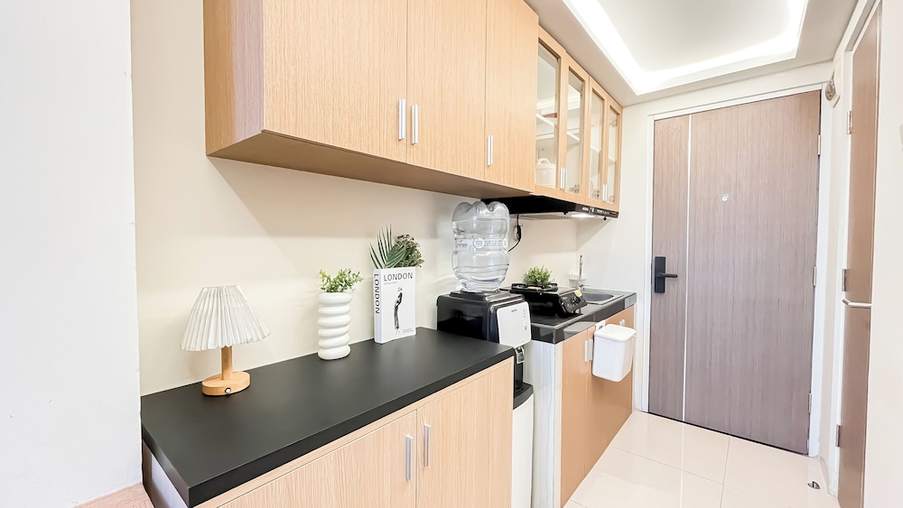 Quiet And Strategic Studio Loft At Apple 1 Condovilla Apartment