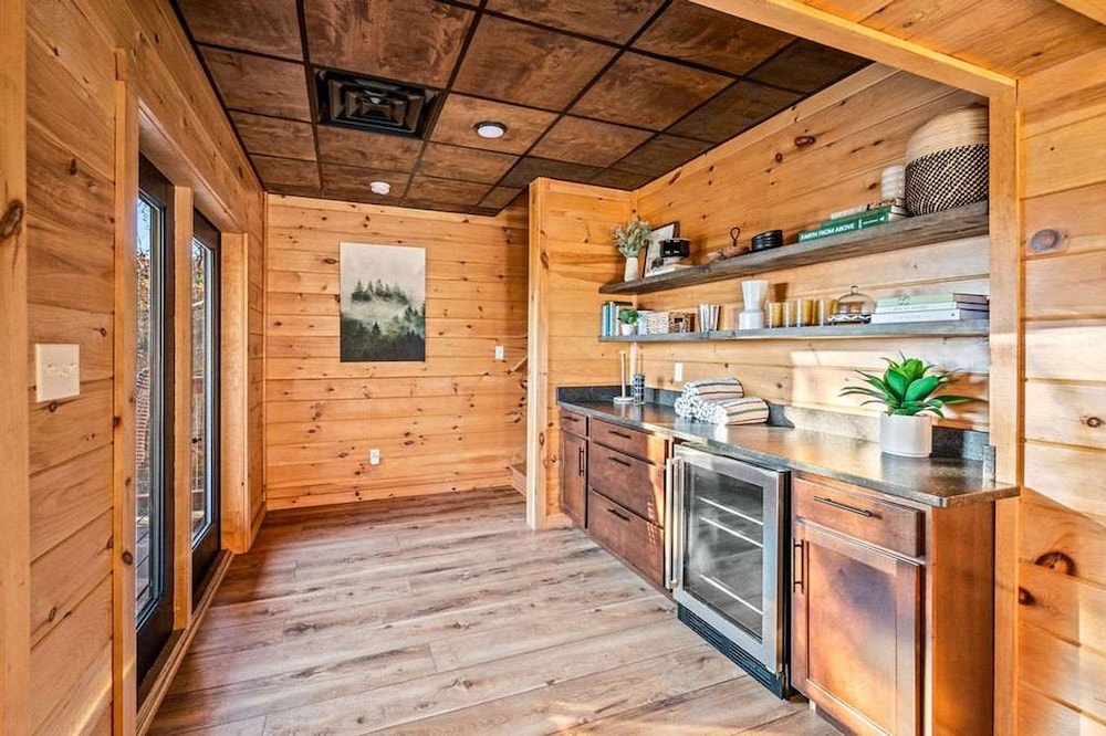 Mountain Views Sauna Hot Tub Fire Pit
