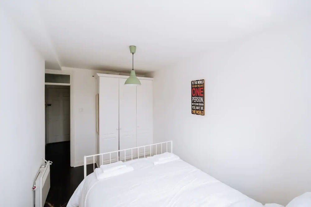 Homely 1 Bedroom Apartment in Dublin City Centre With River View