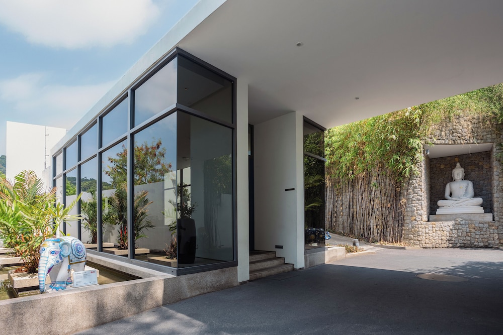 Hotel Kata Rocks - Image 1