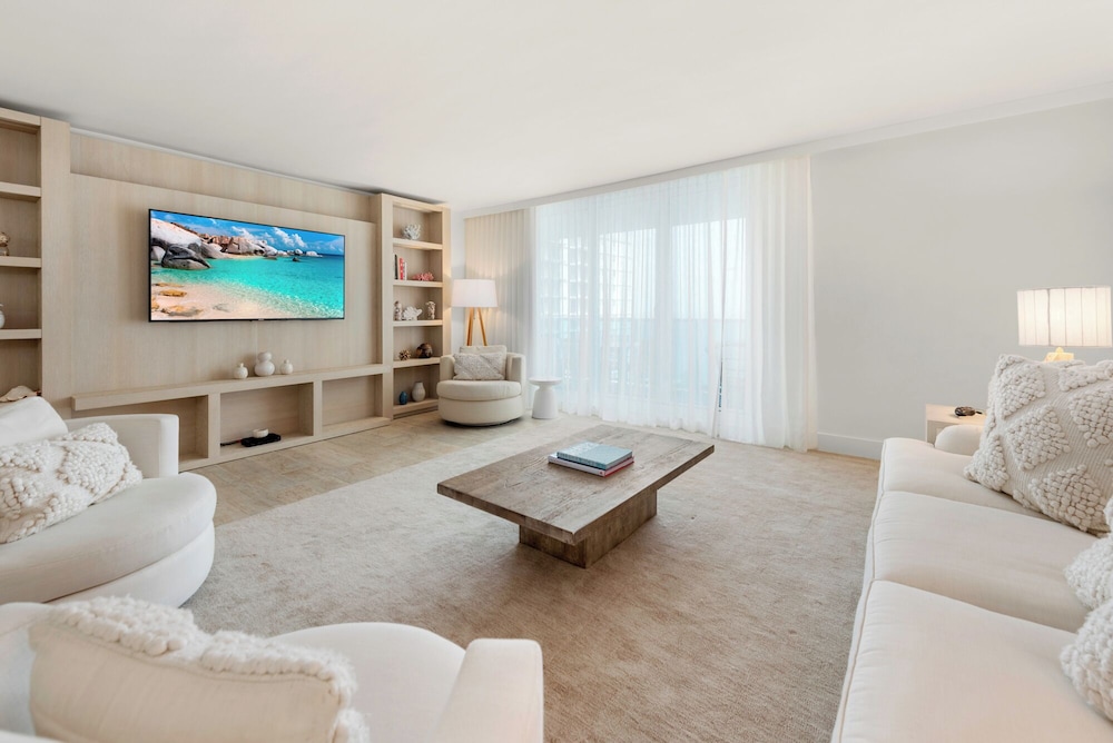 Luxury Vacation Rentals at 1 Hotel & Homes by LRMB