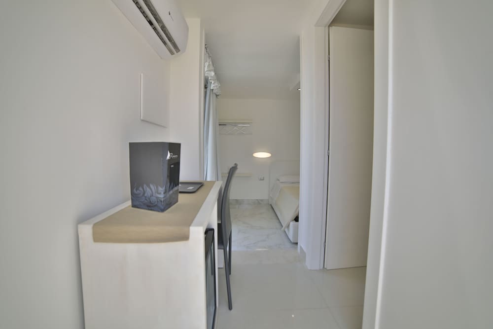 Riviera Luxury Rooms