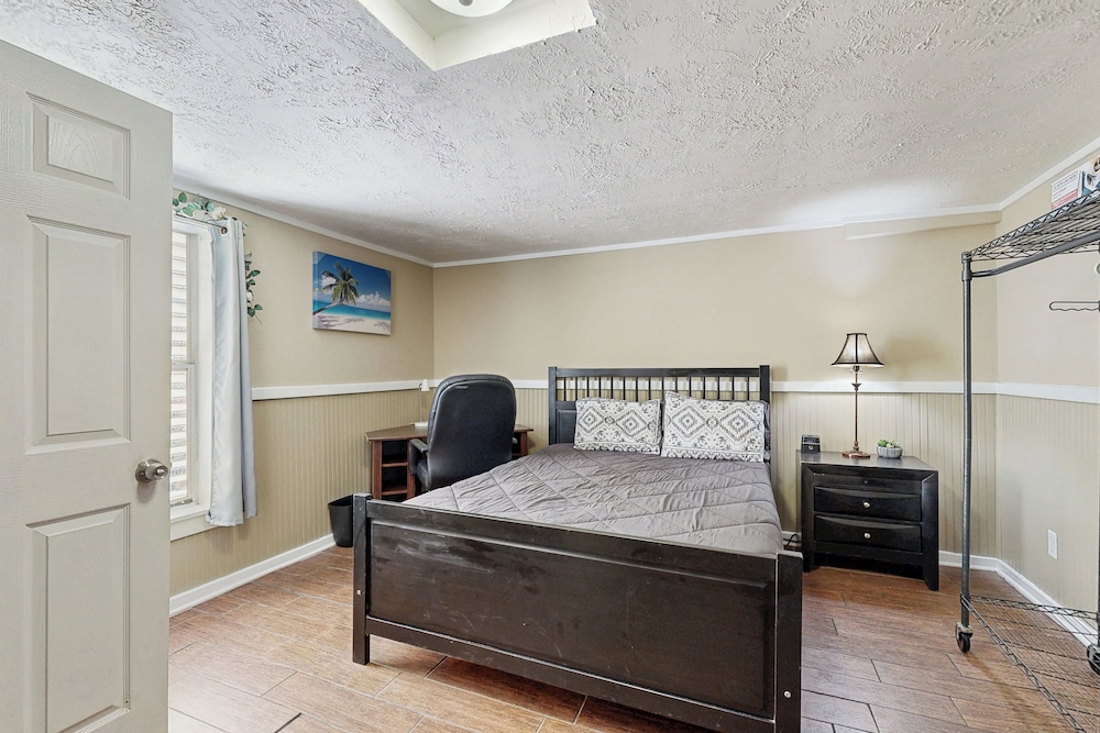 1BR Cozy Dog-friendly Home w/ Kitchenette & Patio