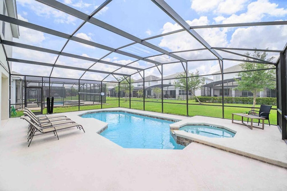 Super Size - 11br Spacious Home w Pool HOT TUB