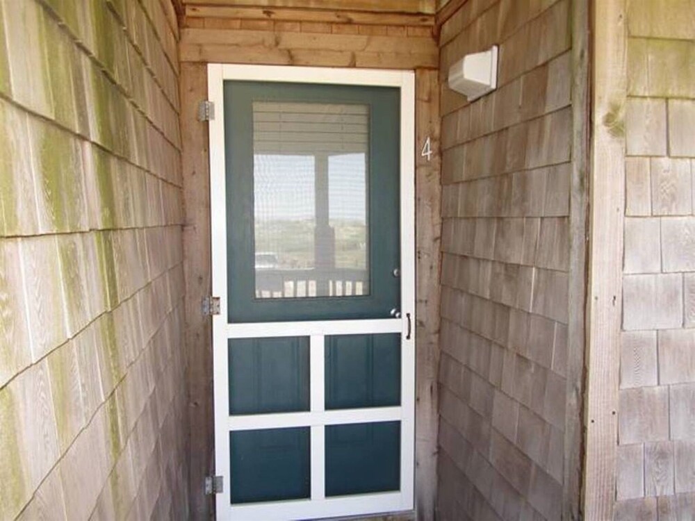 Sw 4 Seas-the-day 1 Bedroom Condo by RedAwning