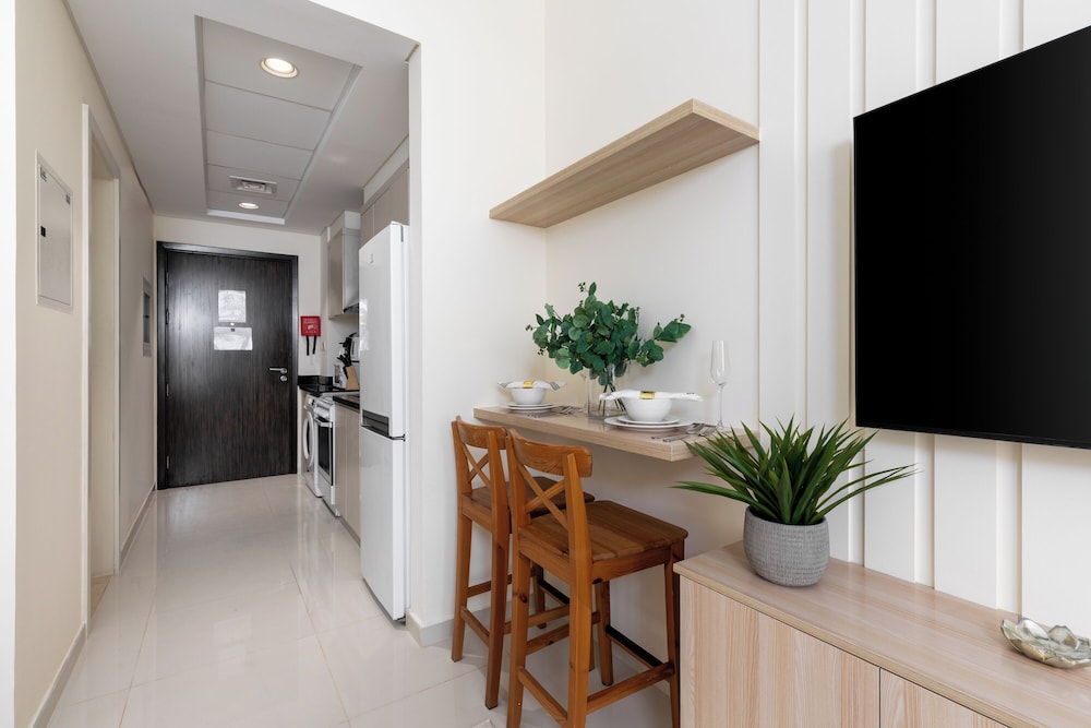 Maison Privee - Stylish Studio w/ Top Facilities in Damac Hills