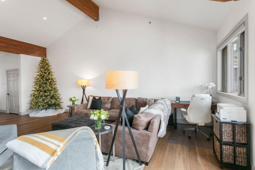 28 - Two Bedroom with Spa Enclave 2 Condo
