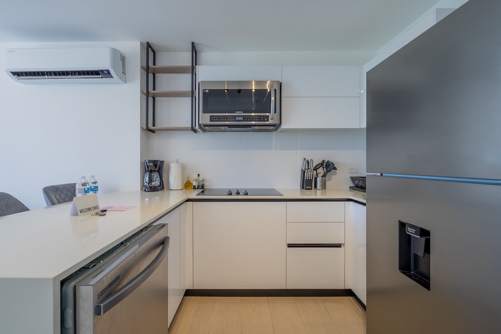 w Radiant 1BR w Modern Balcony in San Francisco