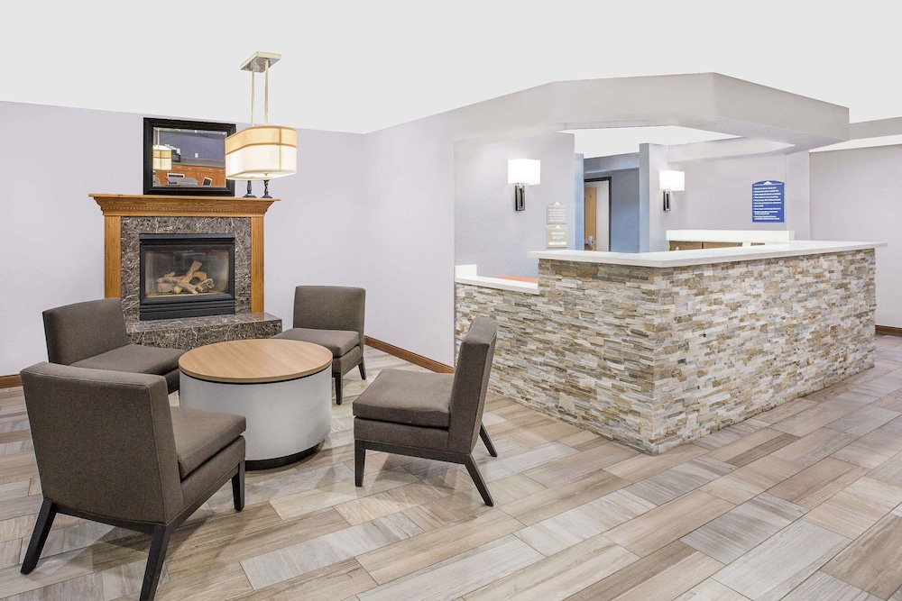 Microtel Inn & Suites by Wyndham Ames view 4
