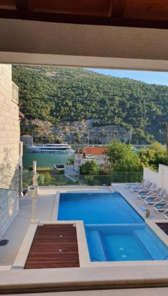 Franco - With sea View and Swimming Pool - H