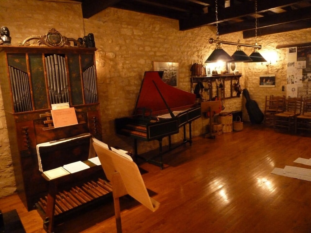 Photo 10