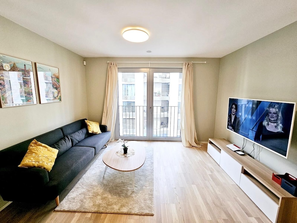 Cozy one bedroom with convenient parking