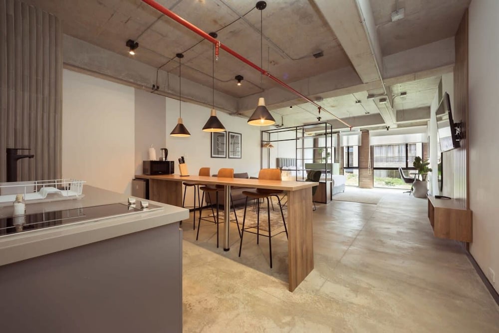 w Lush Loft in Laureles