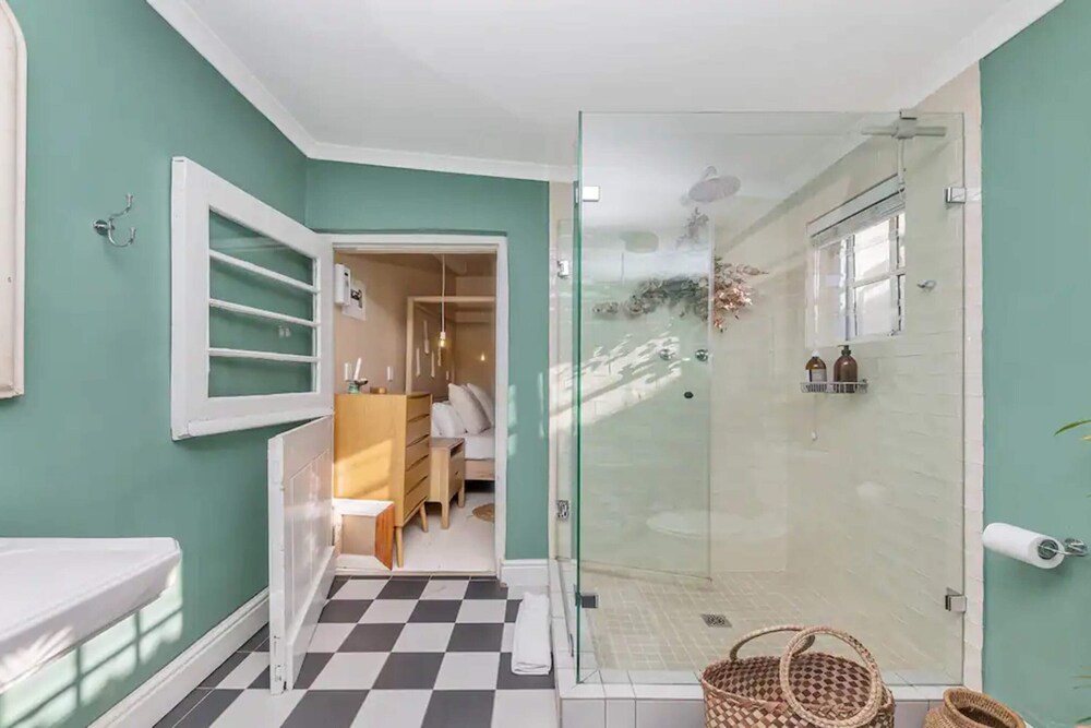 Chic & Stylish 2BD Home in Bo-kaap view 3