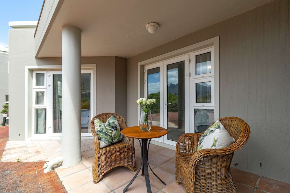 3 Bedroom Family Apartment Beach Club - Houtbay