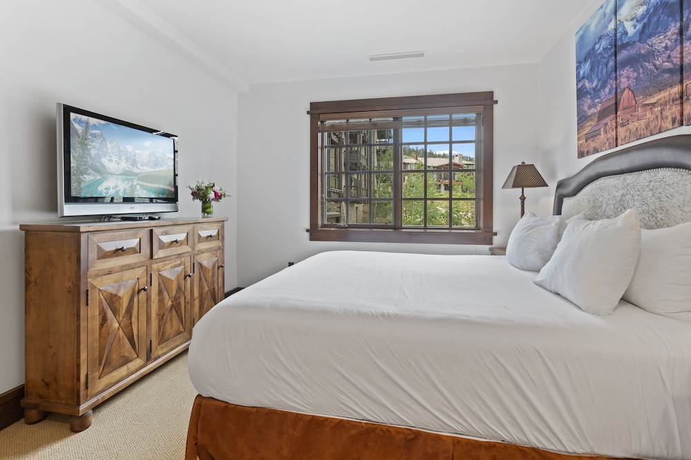 Arrowleaf Lodge at Deer Valley Resort - Two Bedroom Residence #301 2 Condo