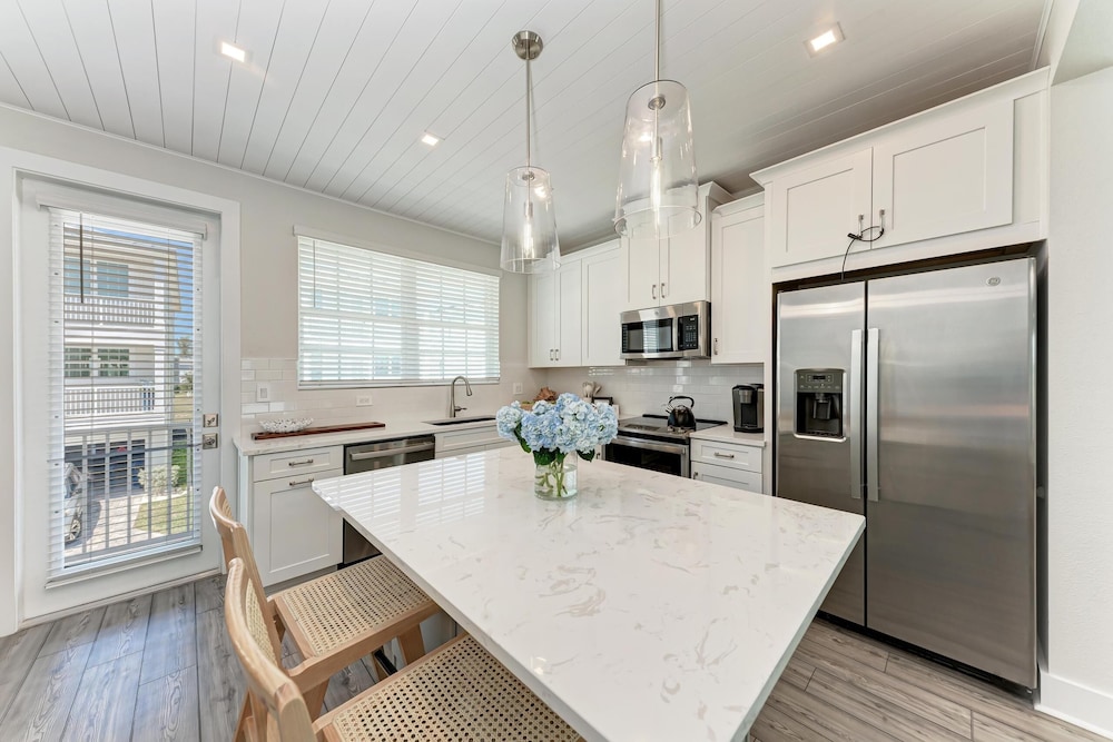 Sweet & Salty Beach House 3 Bedroom Home