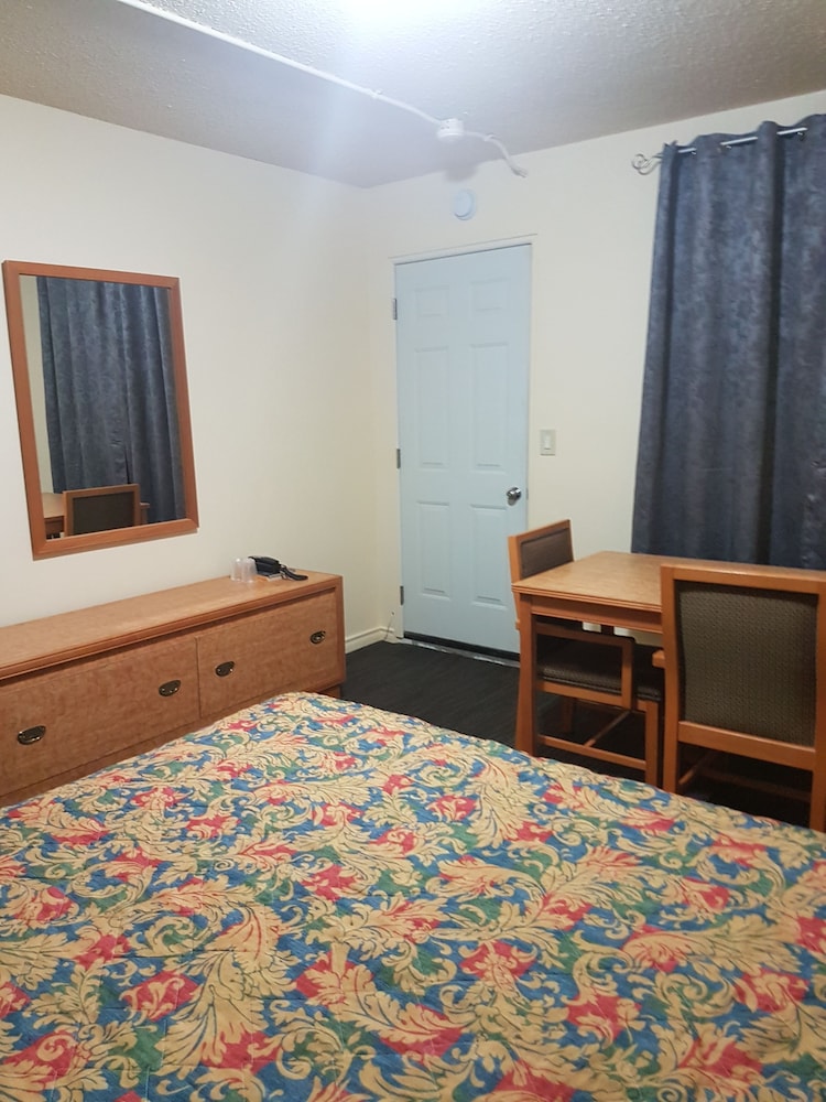 Windsor Vacations - Traveller's Choice Motel - Property Image 24