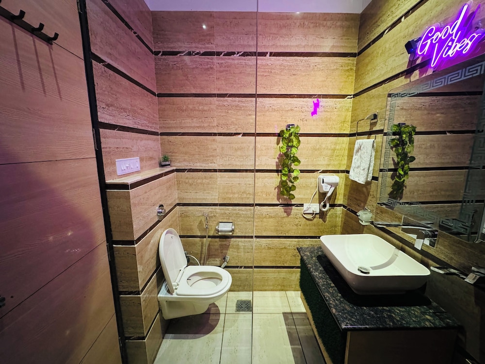 HolidayVilla & Suites Amritsar