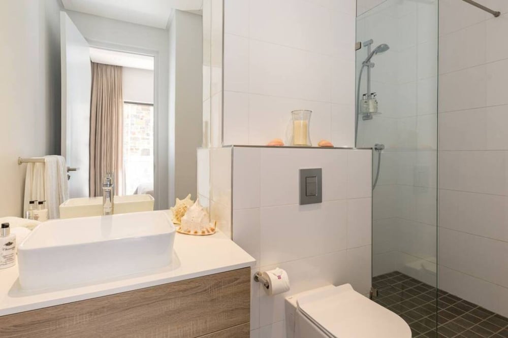 Spacious De Waterkant Retreat 2 Ensuite Bedrooms