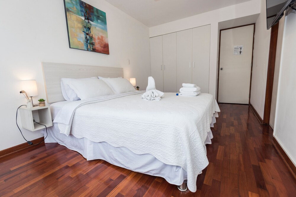ALU Apartments - Miraflores Boardwalk