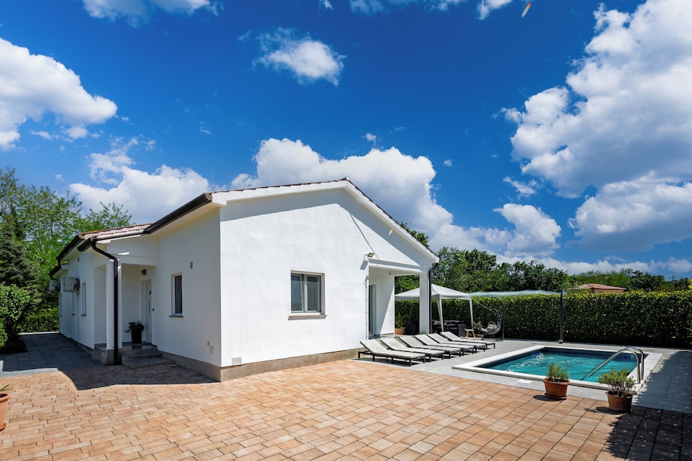 Pool House Kristina