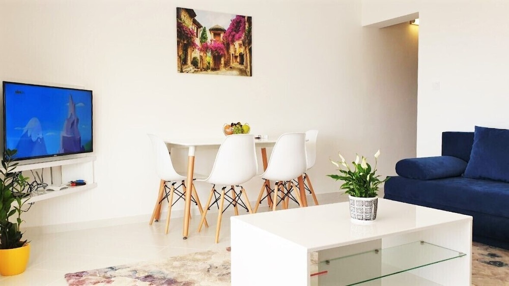 Beautiful Sea View Apartment view 5