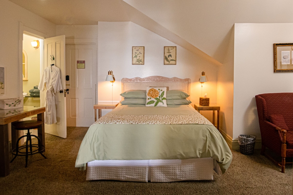Reynolds Mansion B&B