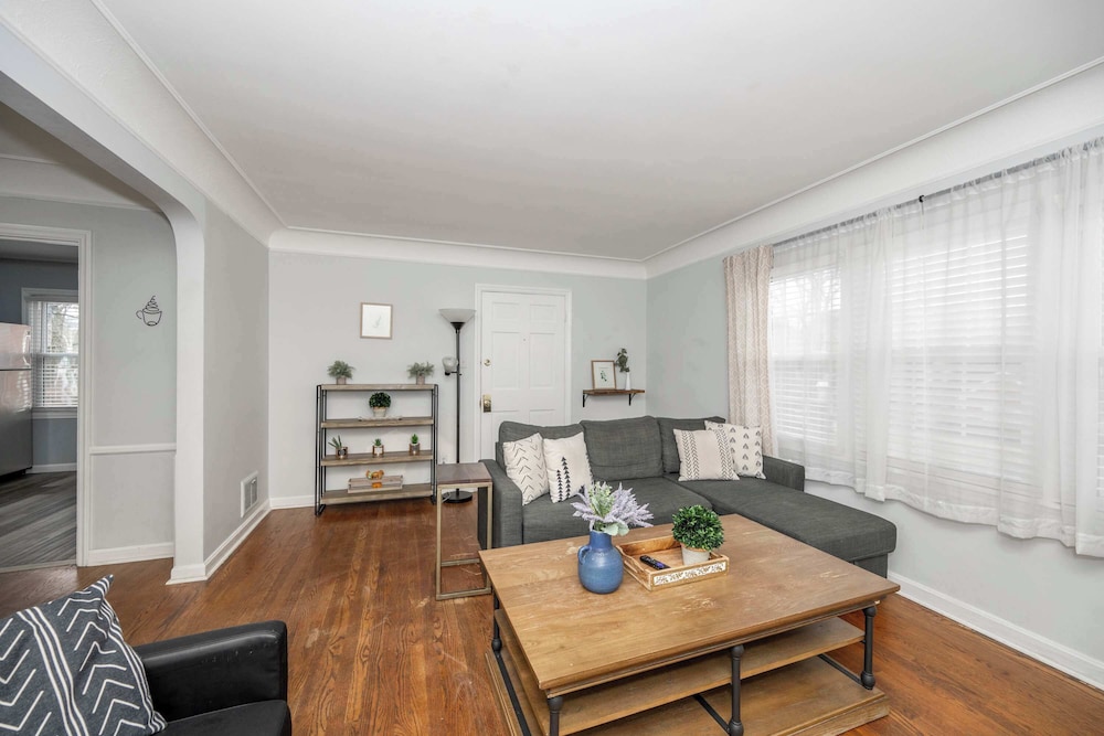Kenwood Keys Suites for 12!