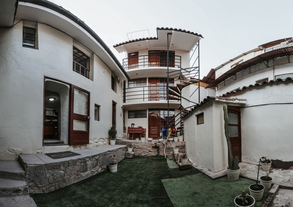 Askha Cusco Inn