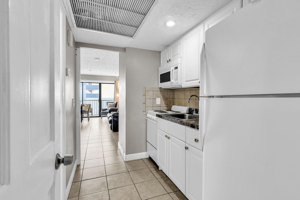 Bluewater Resort 307AB