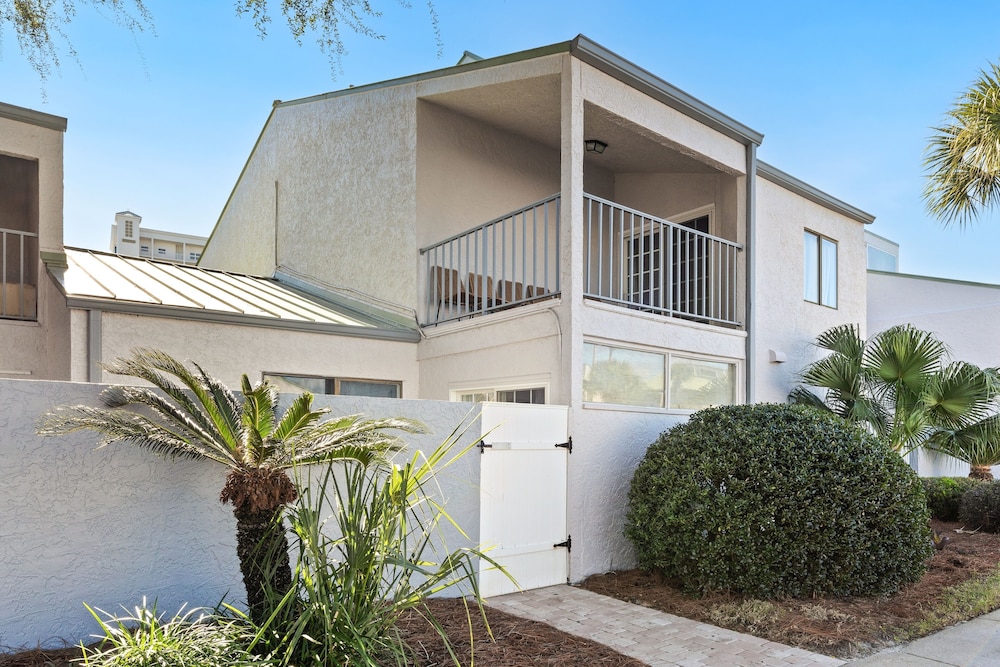 Shoreline Garden 16 3 Bedroom Townhouse