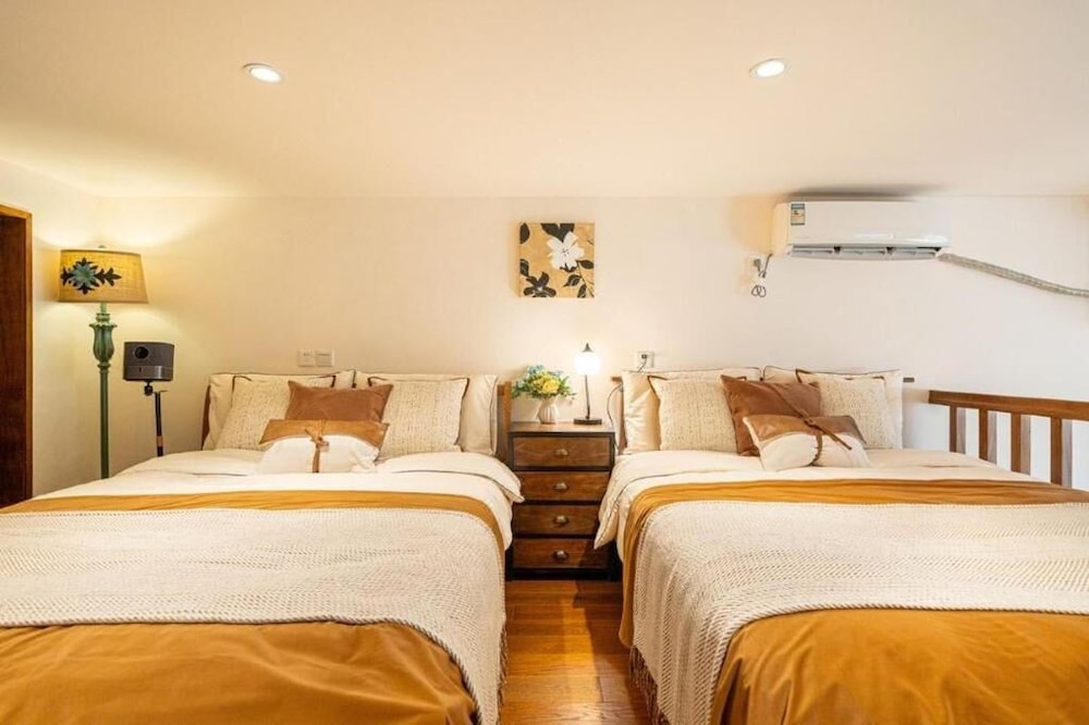 Shanghai Hills& Well-time MCM Family B&B
