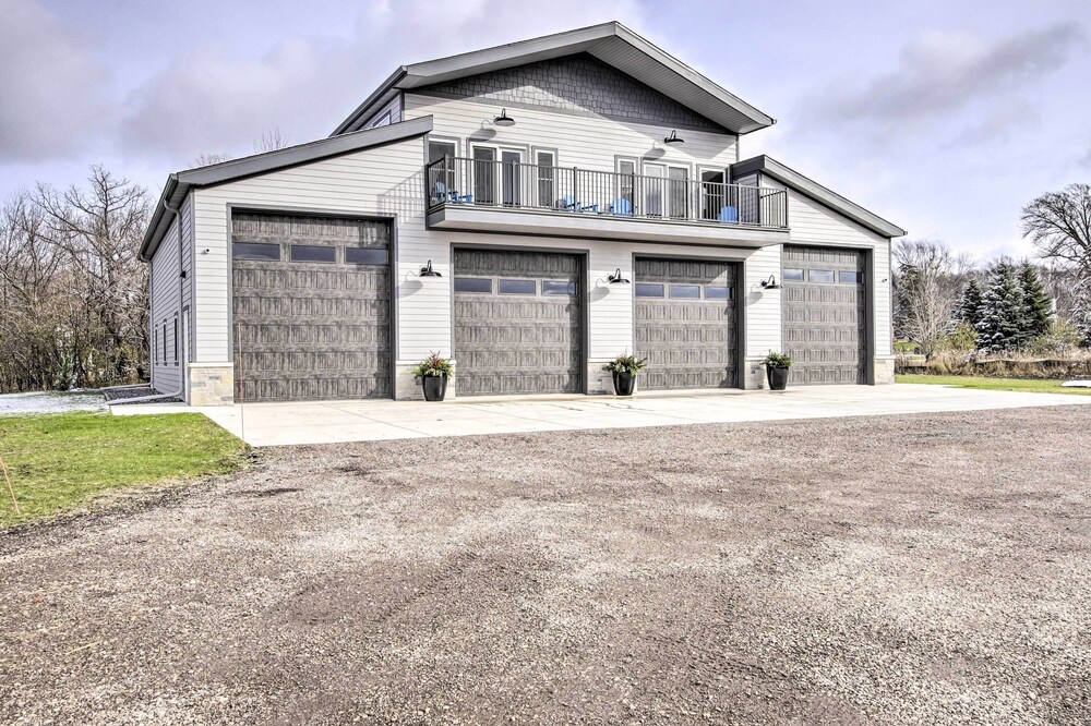 Spacious Recently Built Home < 1 Mi to Lake! 5