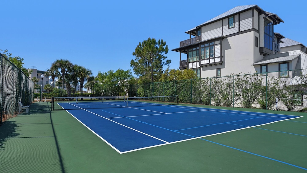 5BR Sleeps 14 in Seagrove Beach, Golf Cart, 6 Bikes, Pool + Free Attractions!