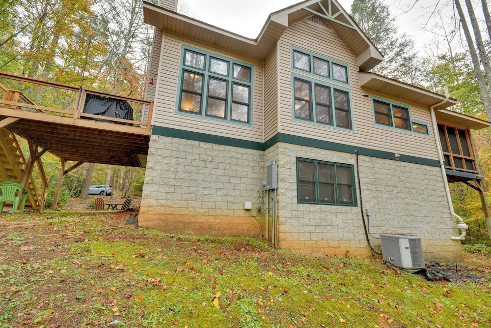 Home w/ Game Room & Rumbling Bald Resort Perks!
