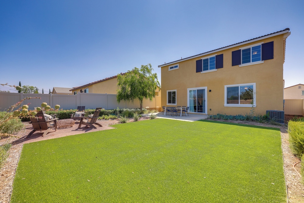 Pool Access & Mtn Views: Family Haven in Beaumont!