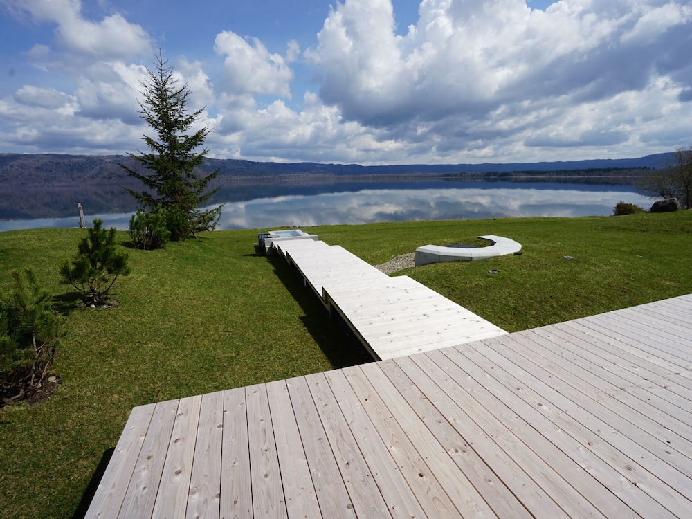 Sansui Lakeside Villa