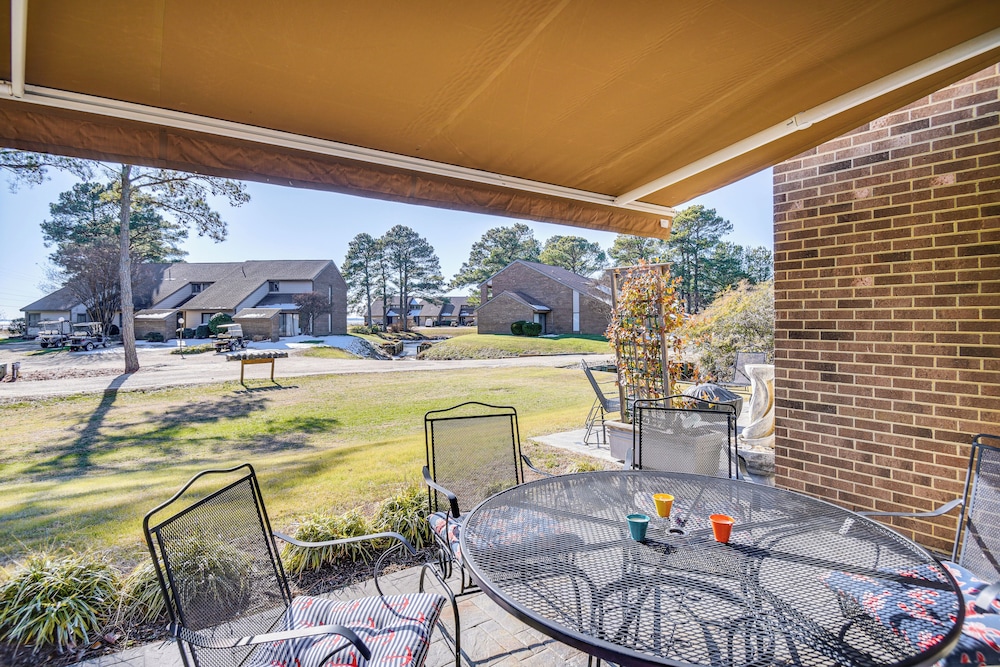 Walk to Beach: Home w/ Pool Access in White Stone