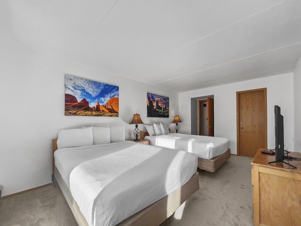 Sl299 Spruce Lodge 2br 2ba 2 Bedroom Condo by RedAwning view 2
