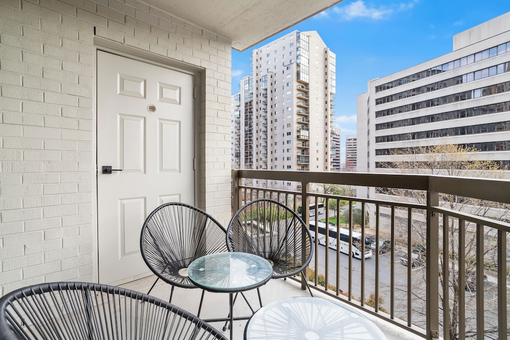 Well Appointed Apartments W Full Comfort