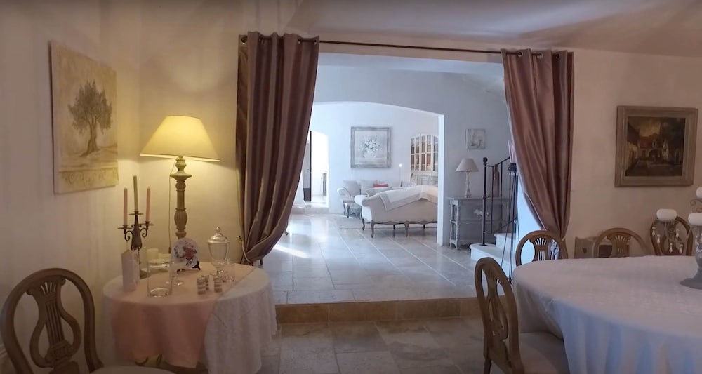 Bastide de Charme Private Pool in Heart of Luberon