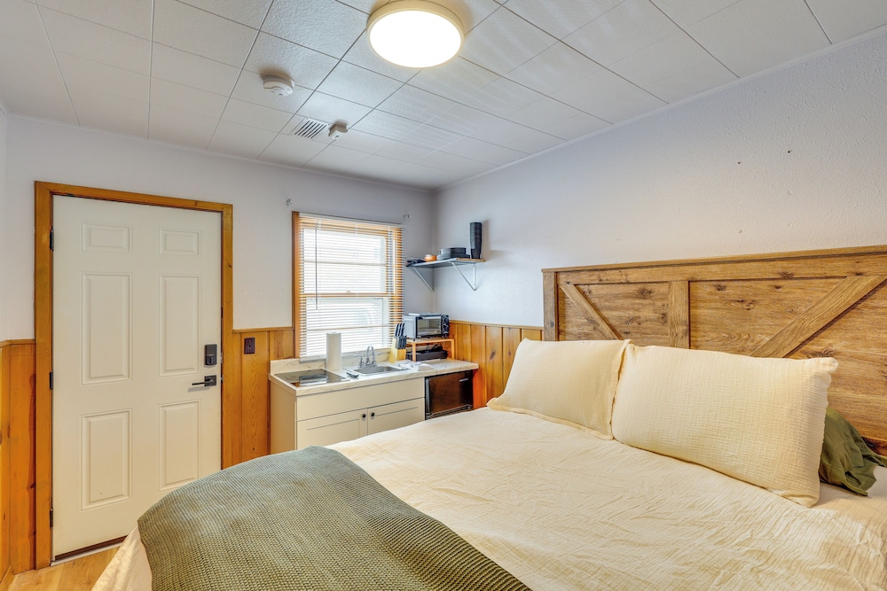 2 Mi to Black Hills Natl Forest: Convenient Pad!
