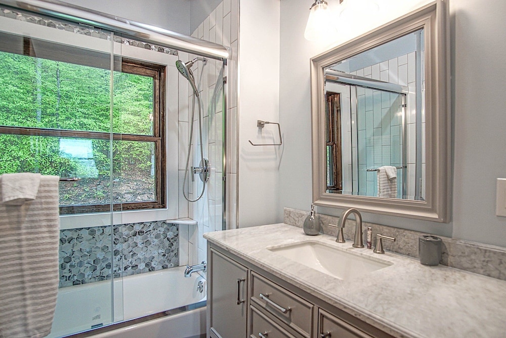 5 Br: Cupp Runneth Over - Luxurious Retreat Nestled 9.7 Miles From Snowshoe