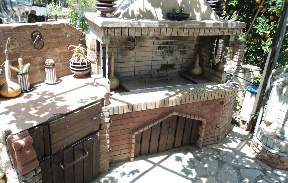 Stunning Home in Xiropigado With Wifi and 2 Bedrooms view 5