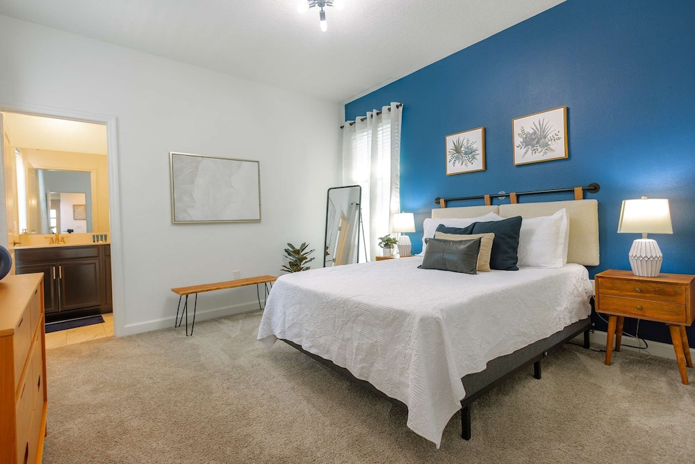 Fantasy Stay in 5 bed at Storey Lake
