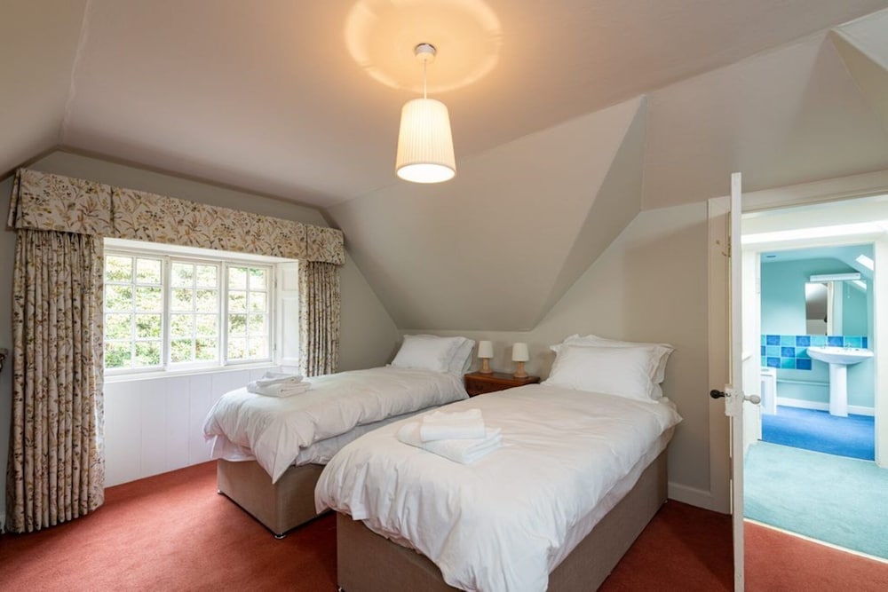 Cranstoun Riddel - Magnificent 6 Bedroom Property view 5
