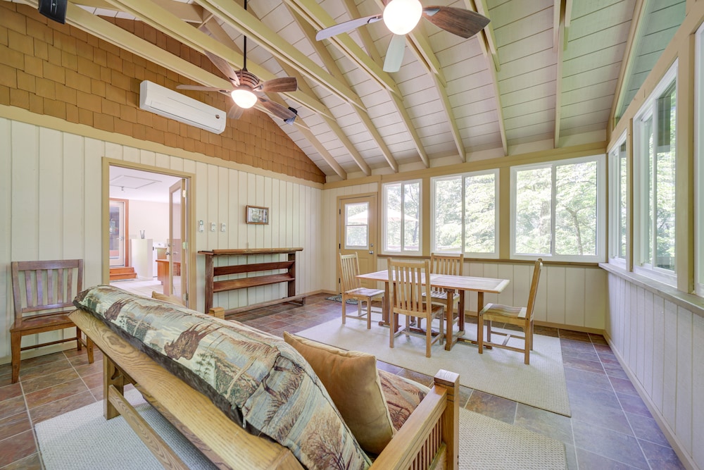 Penrose Vacation Rental w/ Deck & Hot Tub view 5