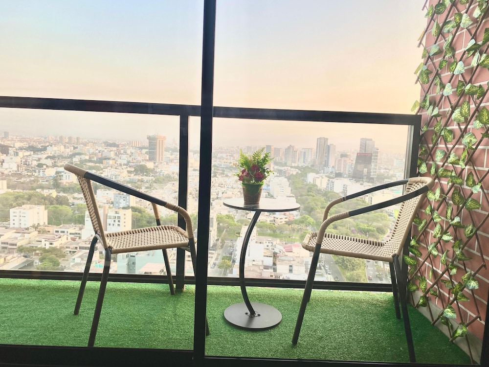 Apartment with San Isidro View (2802)